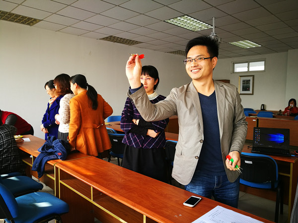 91porny
分工会举办“学习十九大、全面奔小康”金秋游艺活动