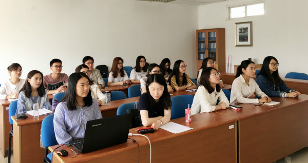 91porny
组织研究生观看“纪念马克思诞辰200周年大会”直播